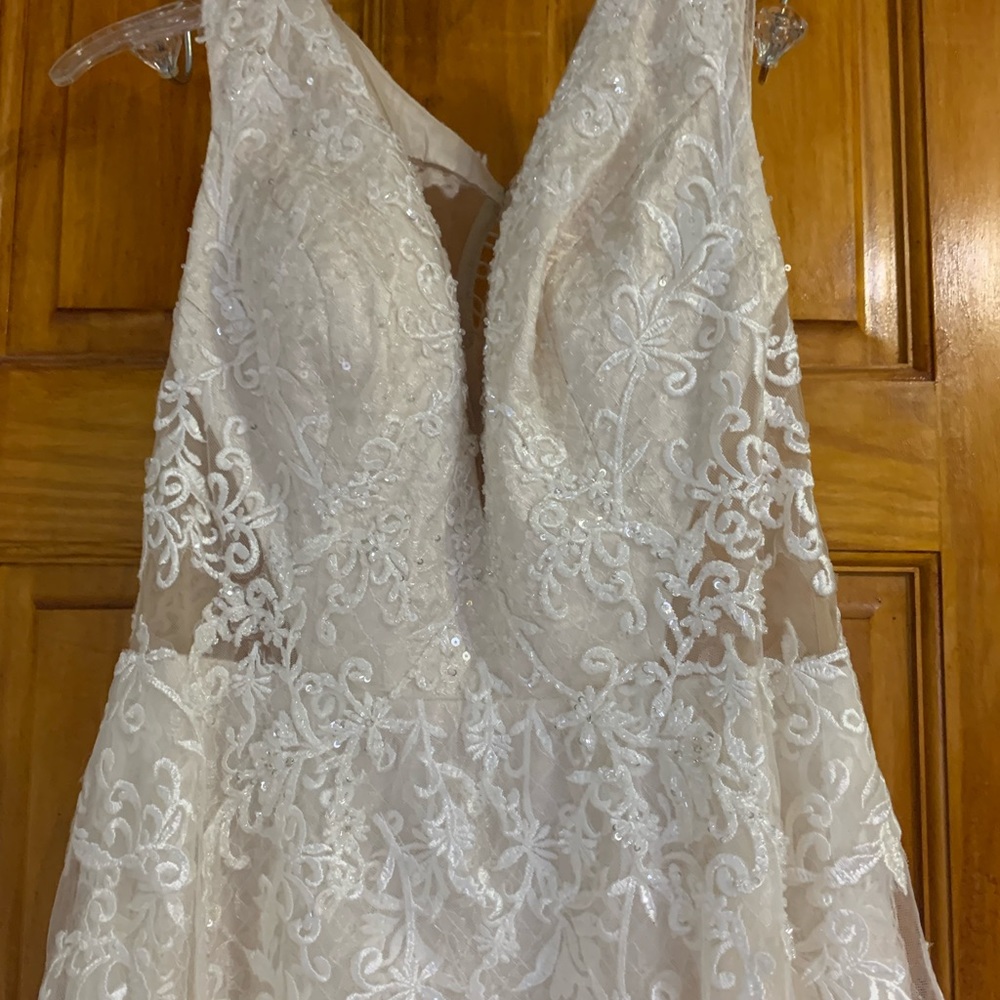 Selling wedding dress